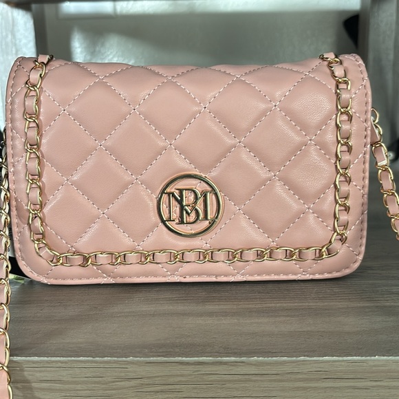 Badgley Mischka crossbody in vegan leather NWT - Picture 9 of 9